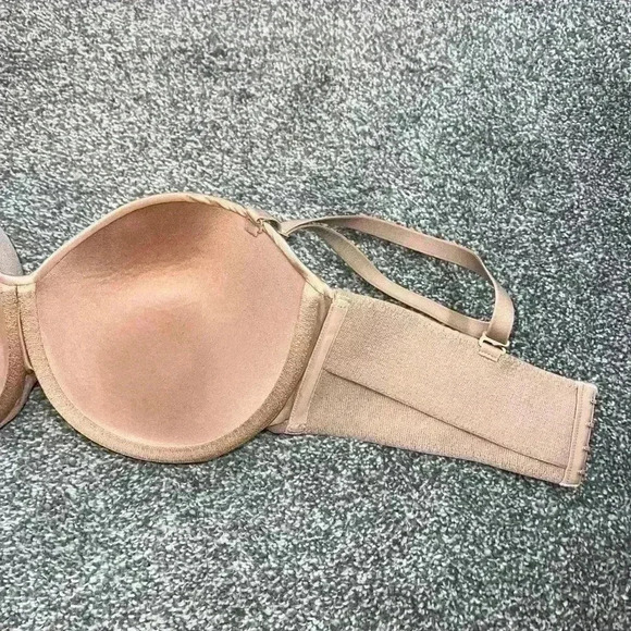 BODY BY VICTORIA Lightly Lined Smooth Strapless / strap Bra 36DD - Picture 9 of 13
